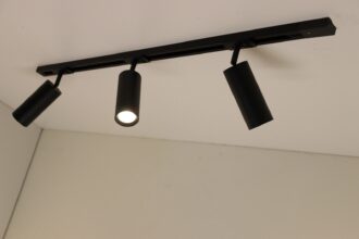 Spanningsrail 100cm kokerspot Idaro 3-lichts zwart