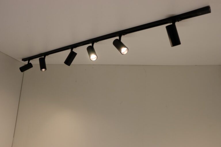Spanningsrail 200cm kokerspot Madrid 6-lichts zwart