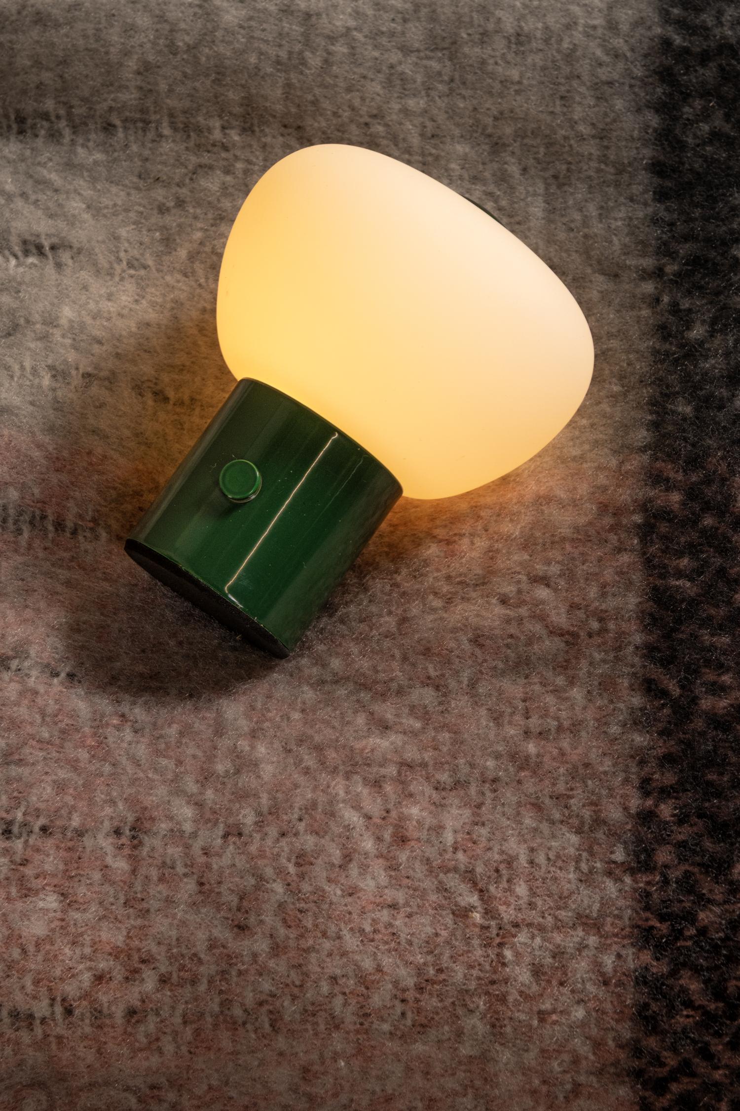 Lucide GUSTAV - Oplaadbare Tafellamp - Accu/Batterij - Ø 8 cm - LED Dimb. - 1x0,8W 2700K - Groen | Essential - Afbeelding 4